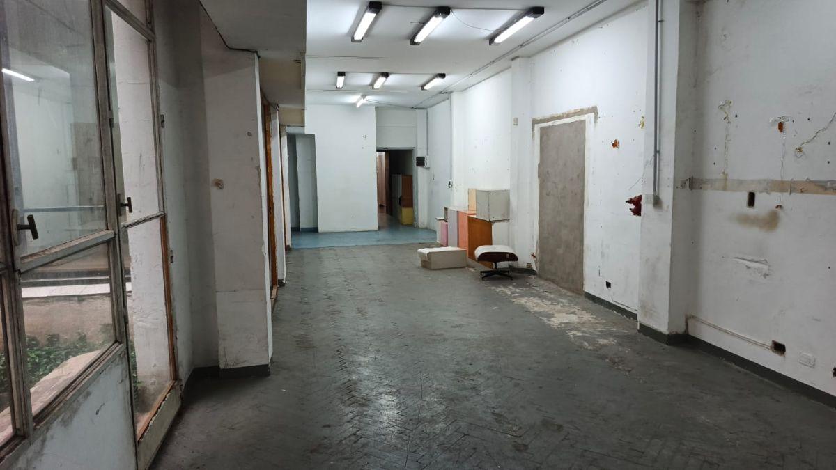 Foto de VENTA – DEPARTAMENTO DE 168 M² EN PLANTA BAJA SOBRE CALLE LAVALLE, A, imagen 2