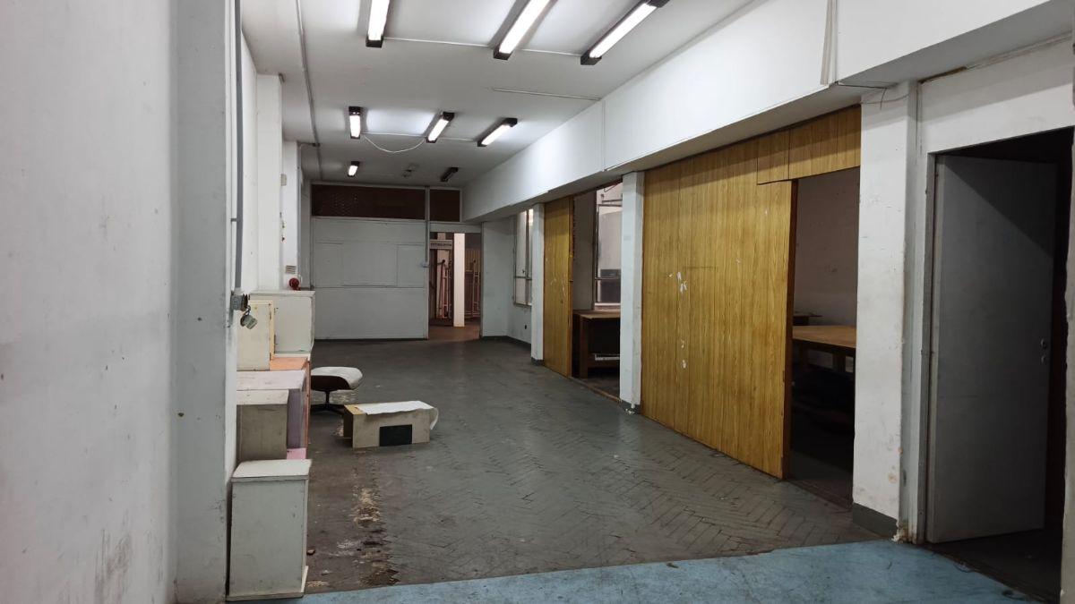 Foto de VENTA – DEPARTAMENTO DE 168 M² EN PLANTA BAJA SOBRE CALLE LAVALLE, A, imagen 3