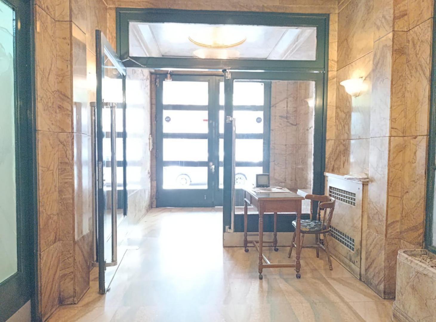Foto de Venta. Departamento en Recoleta. Excelente edificio, imagen 3