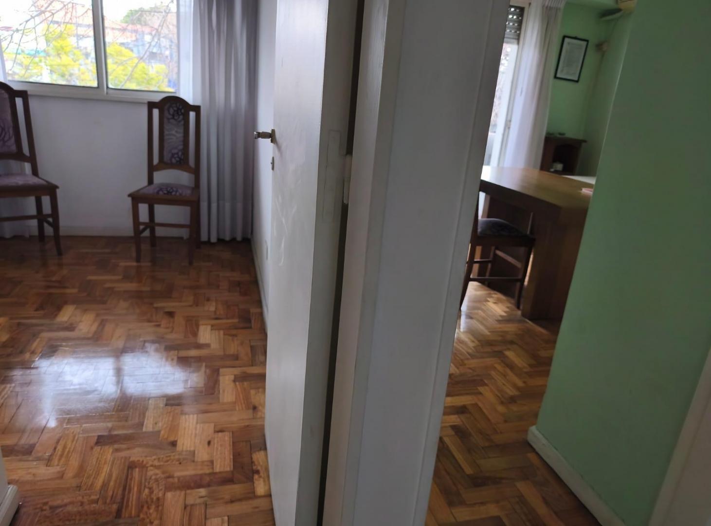 Foto de Venta Martínez. Departamento de 3 ambientes con patio y balcón., imagen 1