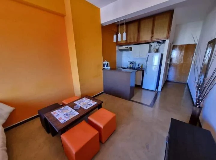 Colorido Loft con Vista a la Ciudad 2
