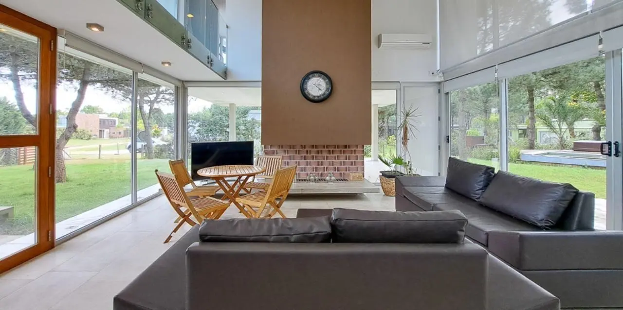 Alquiler exclusiva casa de 4 dormitorios con Playroom y Gimnasio - Barrio La Herradura Pinama 5