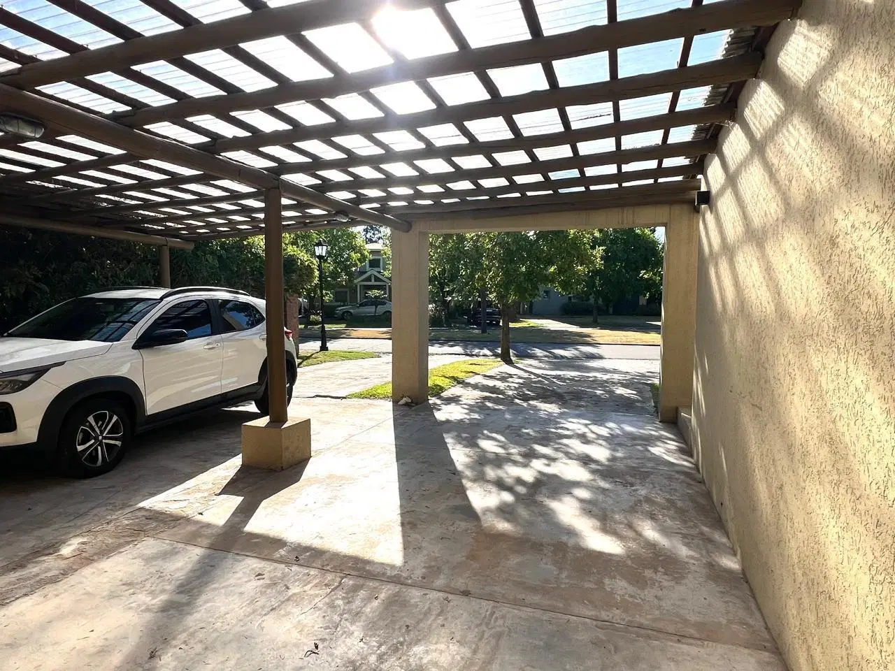Casa en alquiler anual - 3 dormitorios - Galeria con Parrilla - en San Isidro Labrador – Villanueva 3