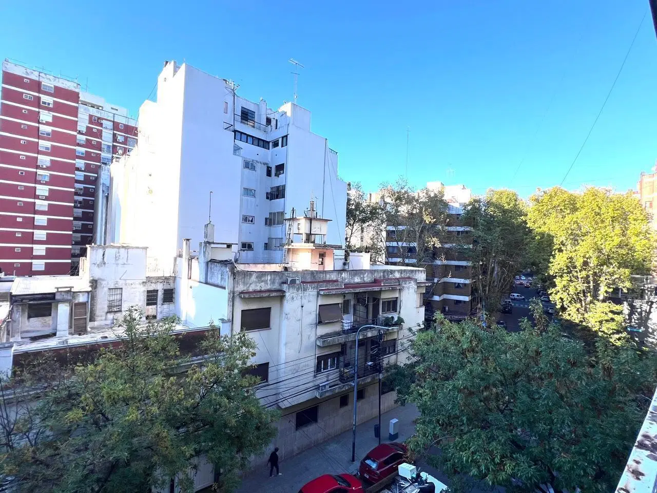 Venta Departamento de 4 ambientes c/balcón y vista abierta en Caballito 5