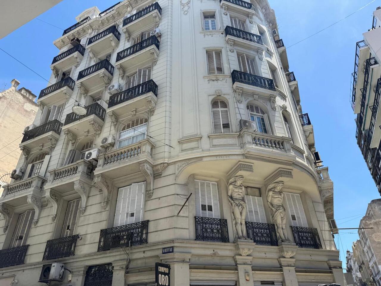 Venta departamento 4 amb de epoca, reciclado, en Monserrat!!!!