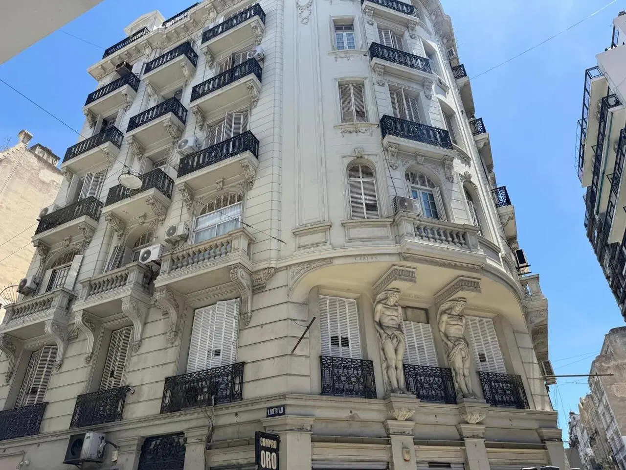 Venta departamento 4 amb de epoca, reciclado, en Monserrat!!!! 3