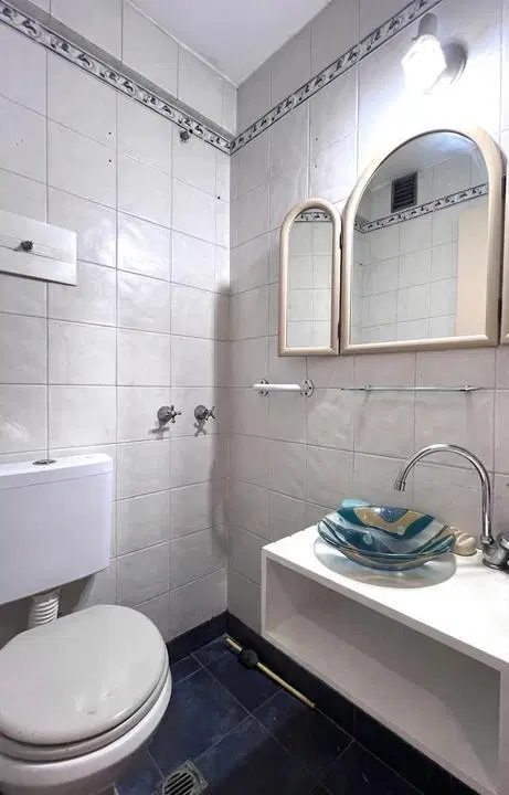 Venta Departamento 4 Ambientes, al frente, con balcon - en Caballito 2