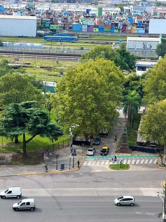 Depto tipo piso, 4 amb con depend, vista al rio, sobre Avenida Callao a mts de Av Libertador 5