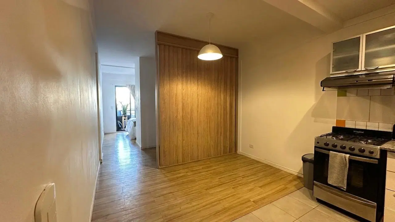 Departamento en alquiler. Luminoso con Balcón. Monserrat, CABA 4