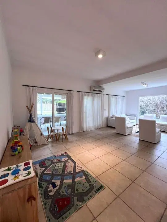 Venta - Casa en una sola planta - 3 dormitorios + Estudio - San Isidro Labrador - Villanueva 3