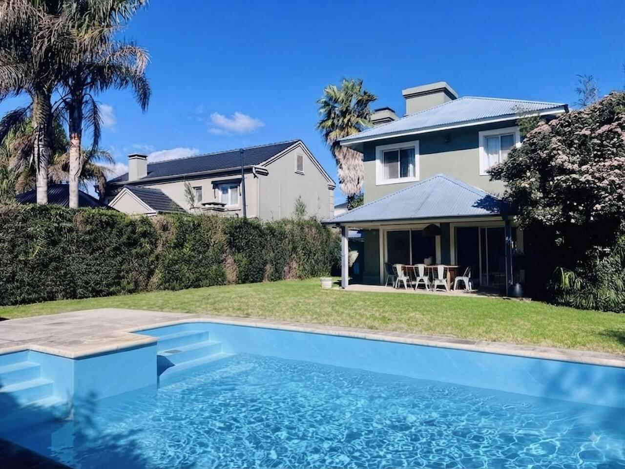 Foto de Barrio Septiembre Venta Casa 3 Dormitorios y Pileta con Rápido Acceso, imagen 3