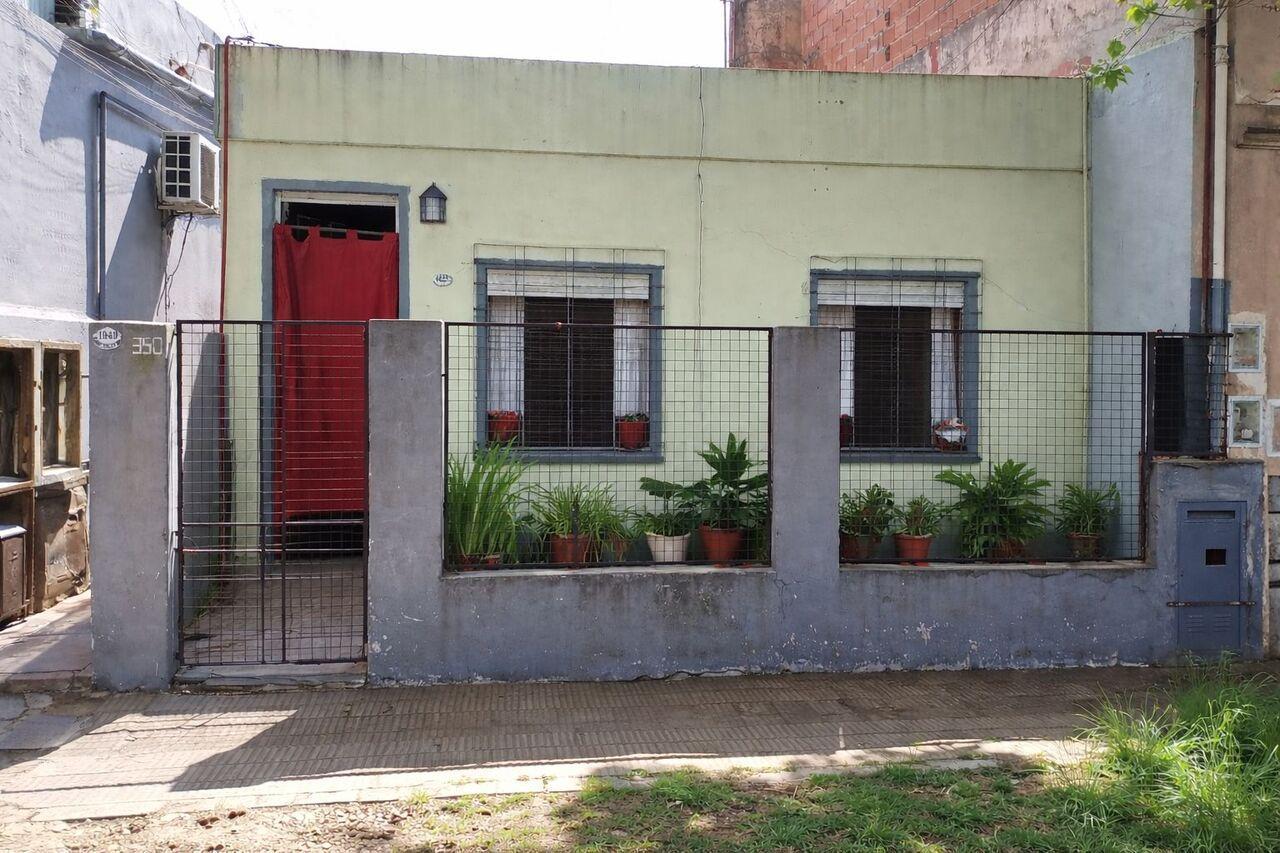 Foto de Venta PH tipo casa al frente Haedo Norte u$35.000 mas u$15.000 en cuotas, imagen 1