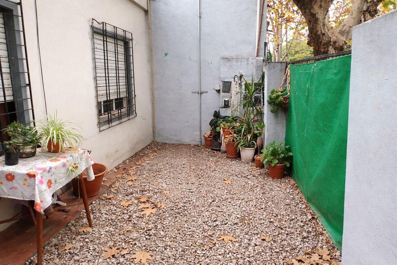 Foto de Venta PH tipo casa al frente Haedo Norte u$35.000 mas u$15.000 en cuotas, imagen 5