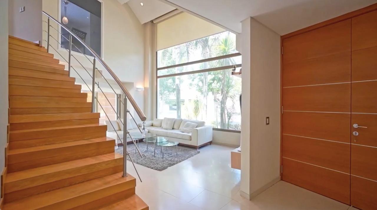 Foto de Imponente Casa de Categoría con Piscina, Sauna y Galería Vidriada en, imagen 3