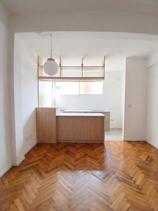 Foto de VENTA 3 AMBIENTES PISO ALTO AL CONTRAFRENTE SUPER LUMINOSO EN LAS, imagen 2
