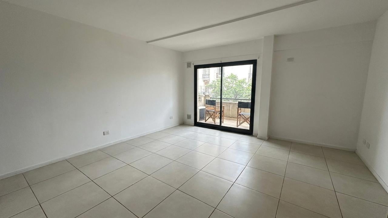 Foto de Departamento. 1 ambiente con balcón en Monserrat. BAJAS EXPENSAS, imagen 3