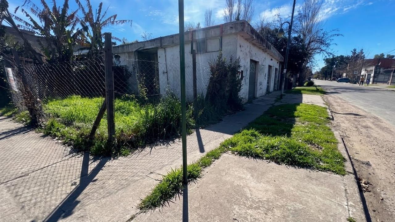 Foto de OPORTUNIDAD!! 3 Locales a reciclar en Benavides, imagen 1