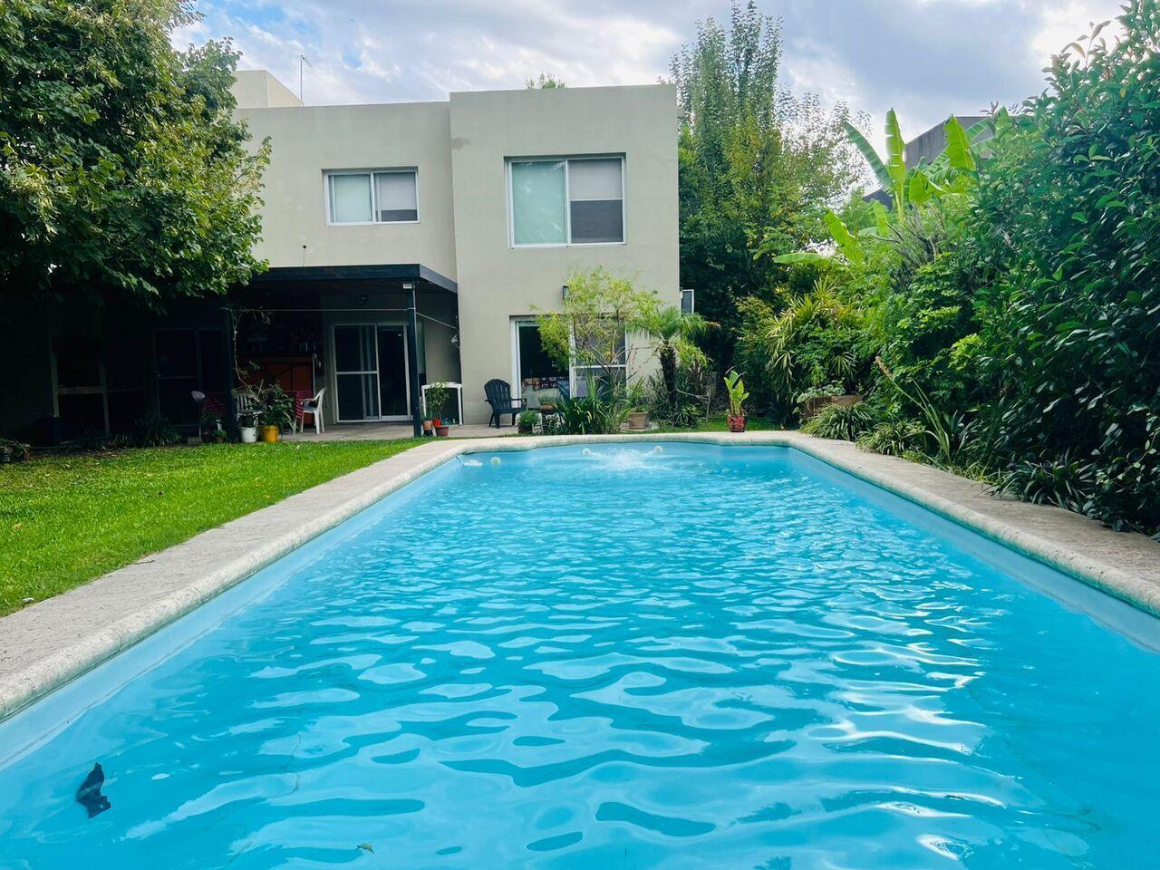 Foto de CASA EN VENTA – 4 DORMITORIOS - PISCINA - GALERIA - SAN ISIDRO, imagen 1