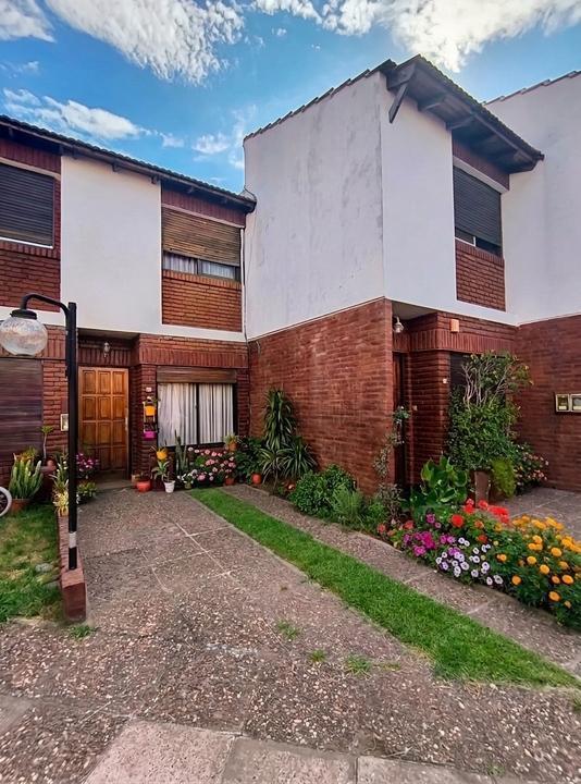 Foto de Venta dúplex 3 ambientes con parrilla, cochera y patio en Ramos Mejía, imagen 2