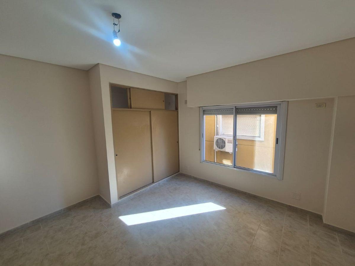 Foto de EXCELENTE DEPTO 3 AMBIENTES! PRIMER PISO! A 3 CUADRAS DE LA IGLESIA DE, imagen 3