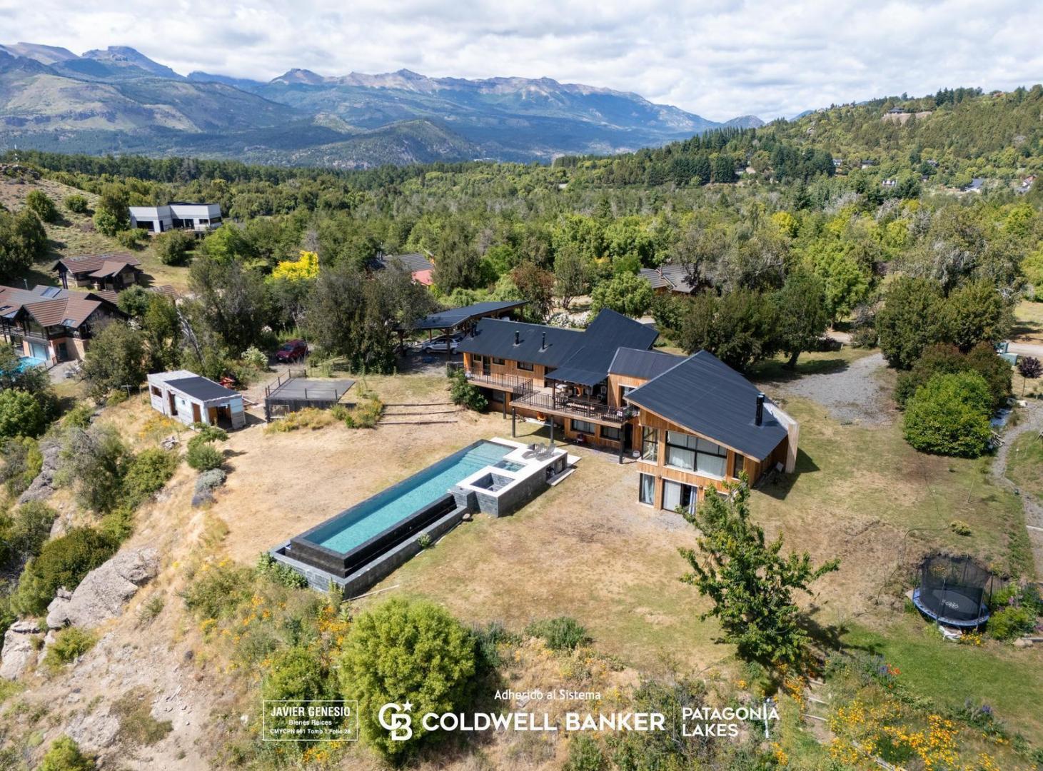 VENTA | Casa 370 m2 con pileta sobre lote de 2.100 m² Peñón de Lolog San Martin de Los Andes