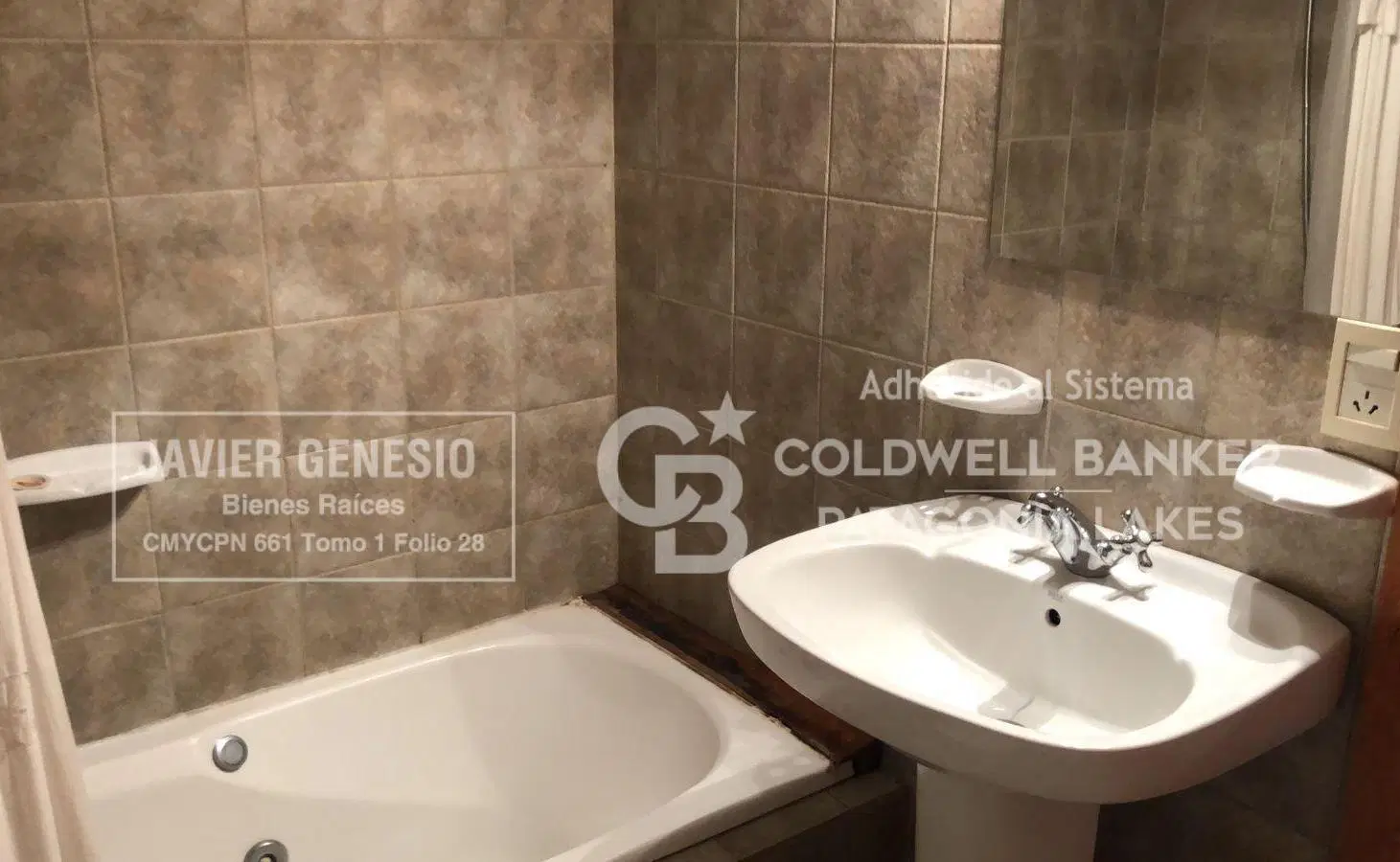 VENTA departamento 38,25m2, en el centro de San Martin de los Andes. 5