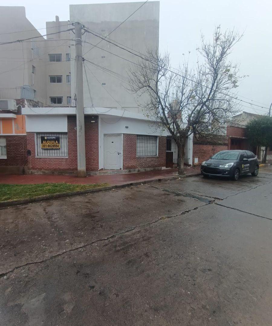 Alquiler - Casa en General Paz de 2 dormitorios