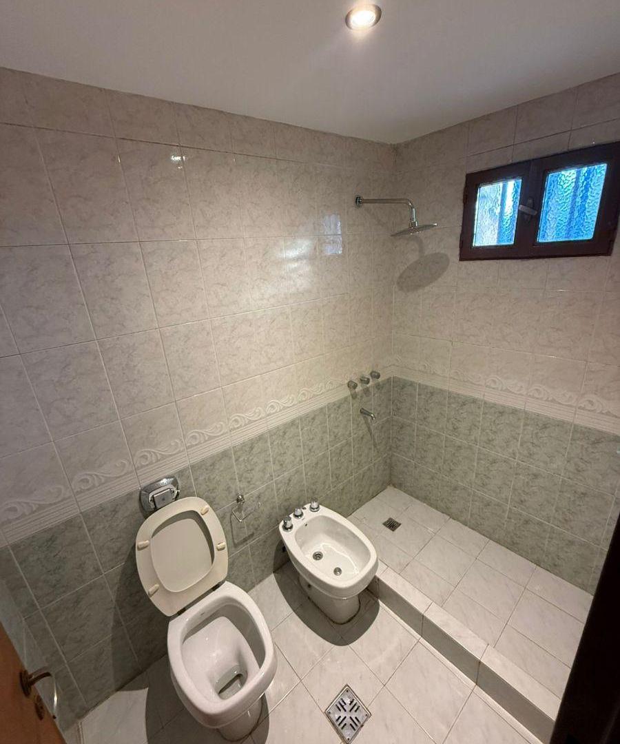 Foto de Alquiler Casa 3 Dormitorios con Pileta y Cochera Doble - Argüello, imagen 4