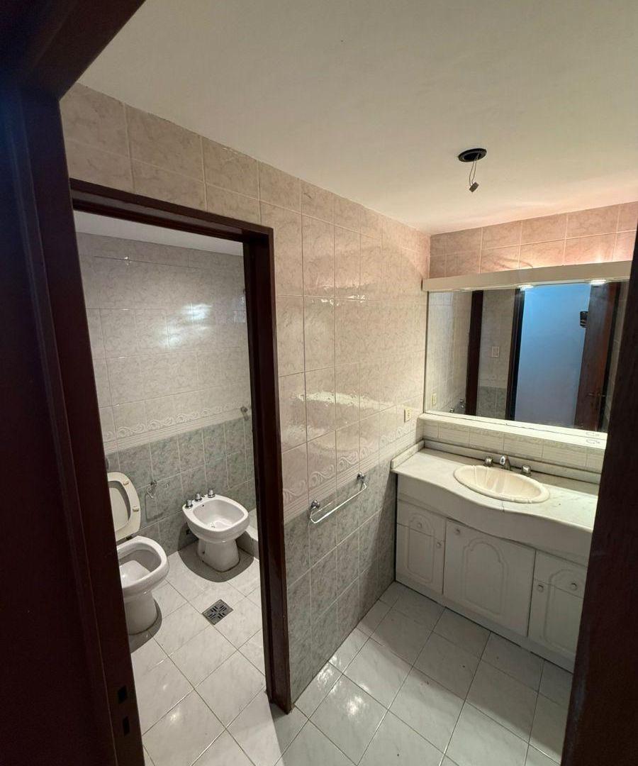 Foto de Alquiler Casa 3 Dormitorios con Pileta y Cochera Doble - Argüello, imagen 5