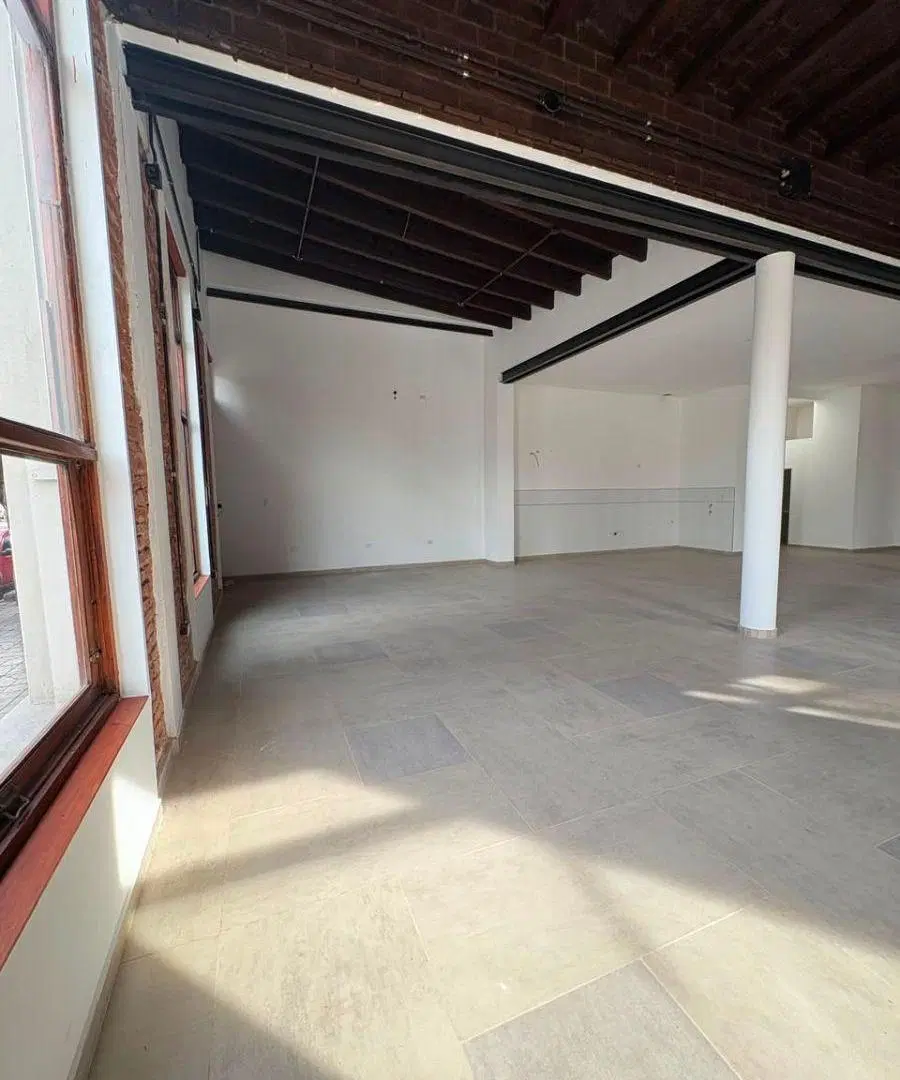 EN ALQUILER - EXCLUSIVO LOCAL A ESTRENAR 4