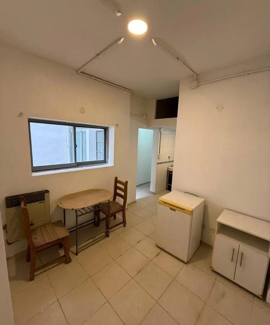 Departamento de 1 dormitorio en alquiler con patio en Alberdi 1
