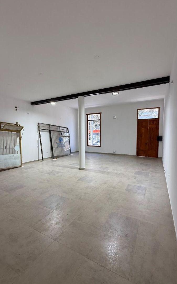Foto de Alquiler - Salon Apto Gastronomico - Comercial Barrio General Paz, imagen 2
