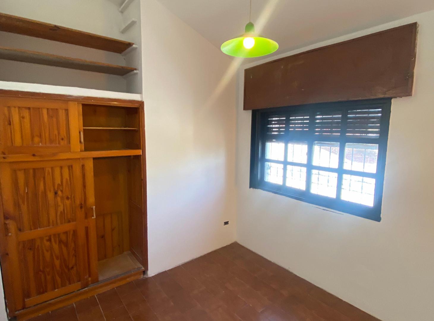 Foto de Oportunidad - Casa con Galpon y Oficina Comercial - barrio Pueyrredon, imagen 5