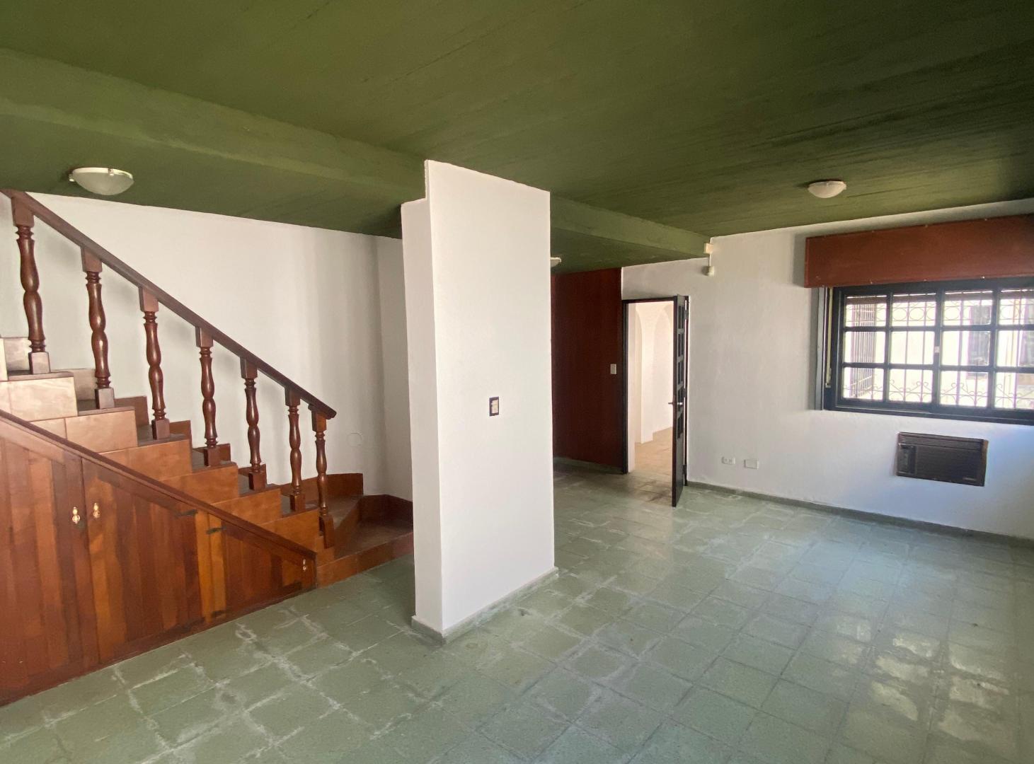 Foto de Oportunidad - Casa con Galpon y Oficina Comercial - barrio Pueyrredon, imagen 3