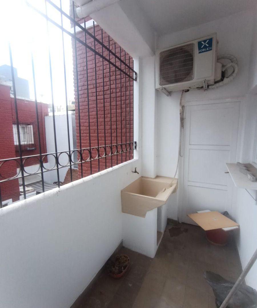 Foto de Alquiler - Departamento de 2 dormitorios con balcon en General Paz, imagen 4