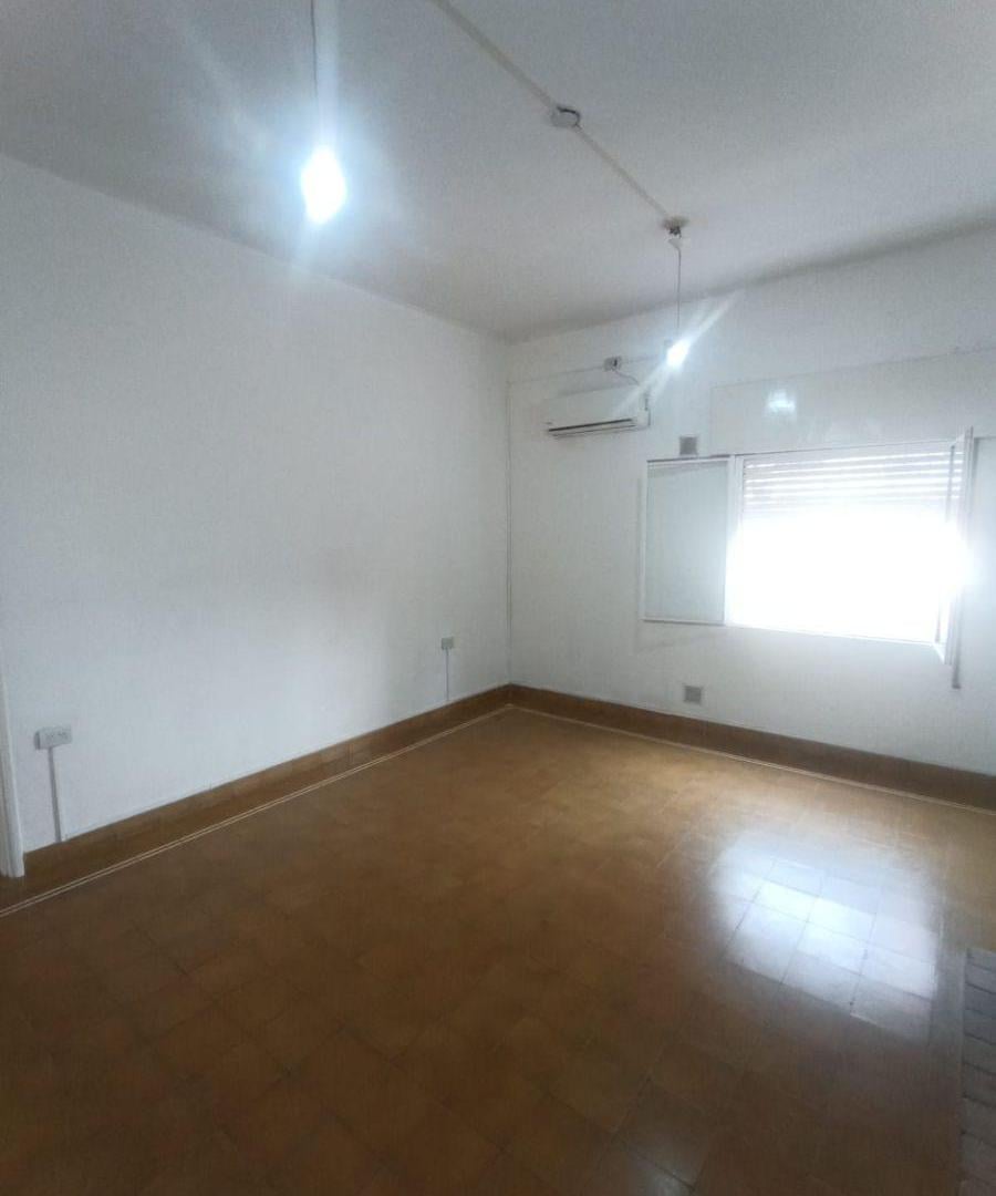 Foto de Alquiler - Departamento de 2 dormitorios con balcon en General Paz, imagen 2