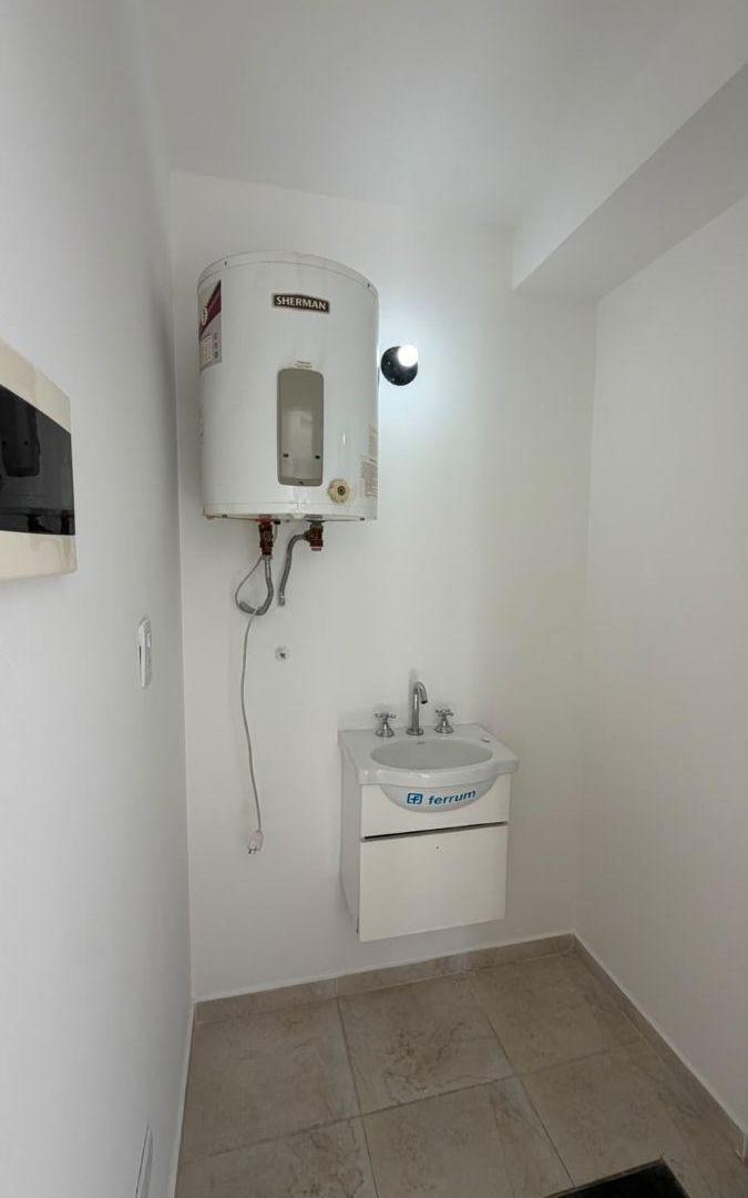 Foto de Oportunidad - Local Comercial - Oficina en Alquiler a metros de Av, imagen 5