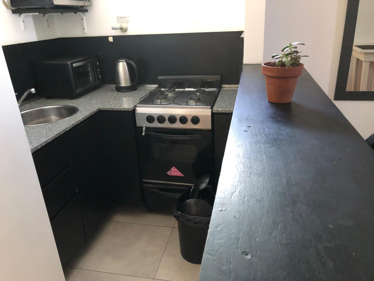 Foto de Ambiente en Venta Muy luminoso y Apto Profesional con pileta y balcón, imagen 3