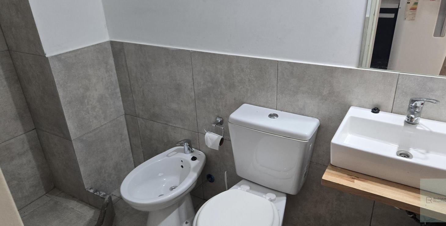 Foto de Monoambiente Divisible Apto Profesional en Alquiler en Florida, imagen 2