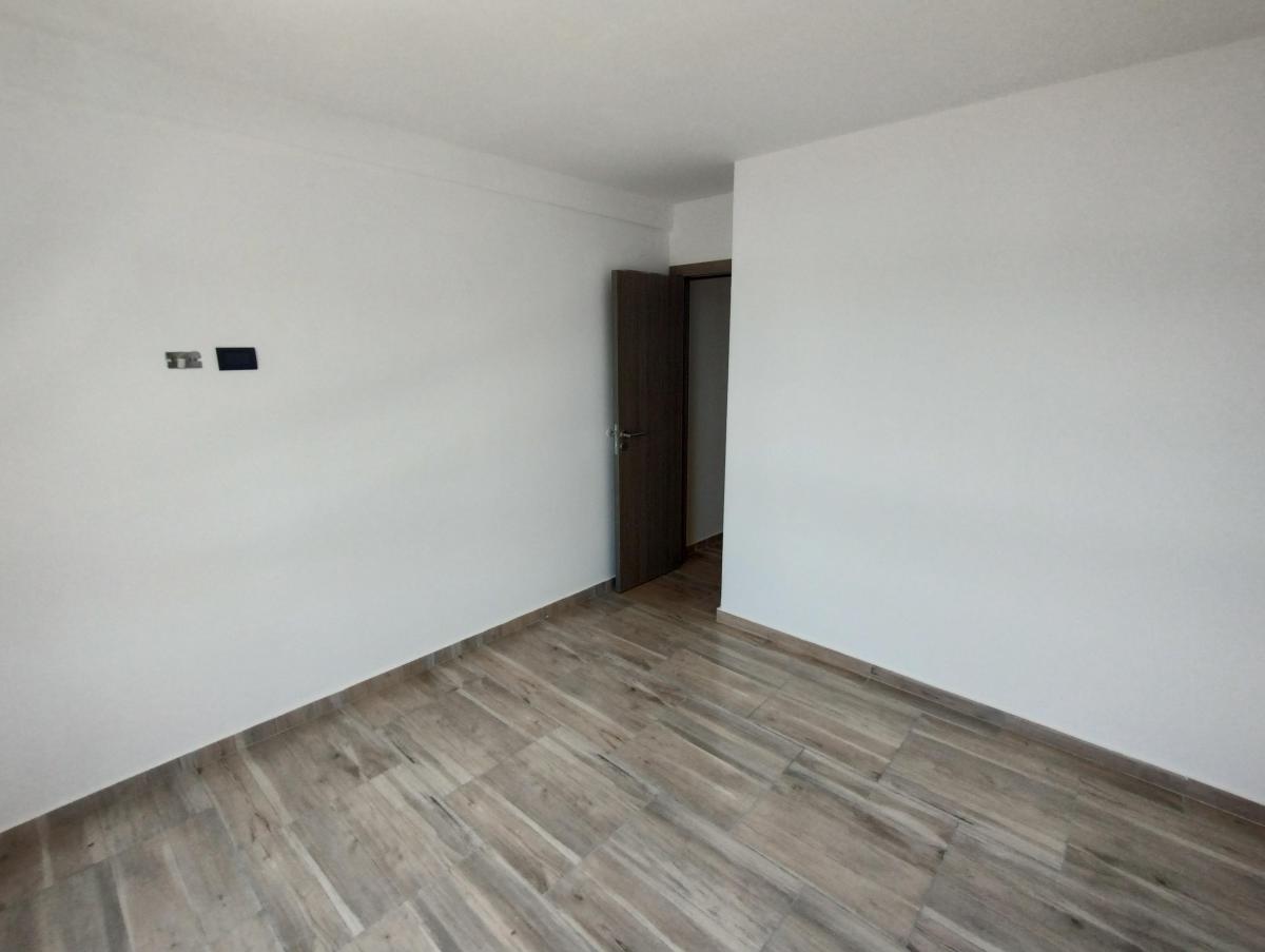 Foto de Departamento en venta de 2 ambientes con cochera en Luzuriaga, imagen 3
