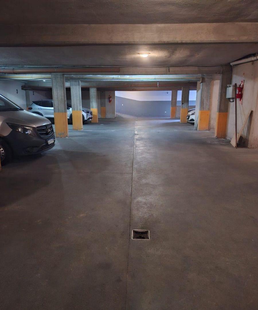 Foto de Alquiler anual de cocheras, sobre avenida Cárcano en Edificio Pehuen, imagen 4