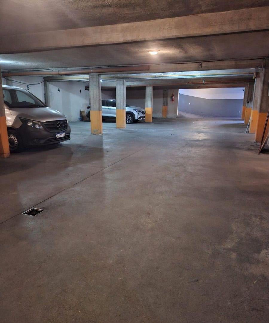 Foto de Alquiler anual de cocheras, sobre avenida Cárcano en Edificio Pehuen, imagen 5
