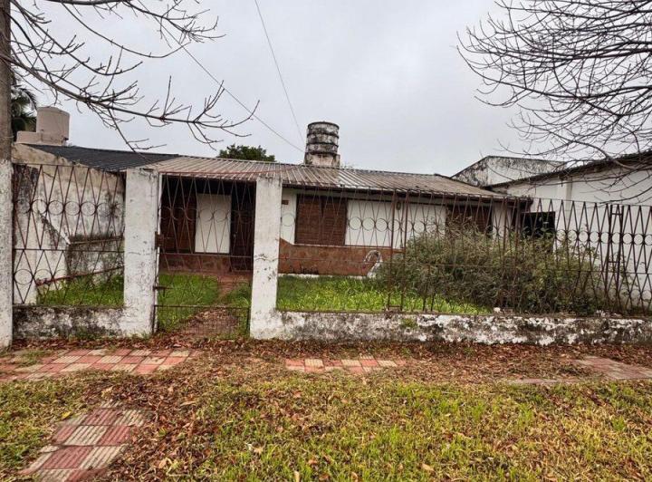 CASA EN VENTA EN BARRIO PANDO, ZONA SUR GOYA 1