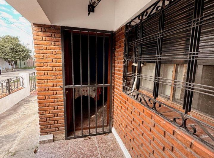 CASA EN VENTA ZONA CENTRICA EN GOYA 3