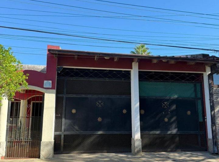 CASA 7 AMBIENTES EN VENTA GOYA CORRIENTES 3