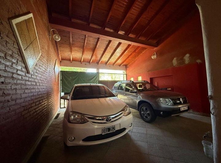 CASA 7 AMBIENTES EN VENTA GOYA CORRIENTES 5
