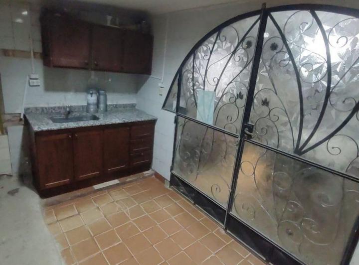 Excelente Casa, Sobre Calle Ferré(Céntrica) 5