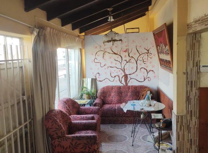 Excelente Casa, Sobre Calle Ferré(Céntrica) 3