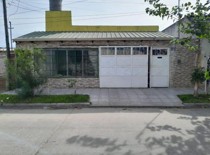 Excelente Casa, Sobre Calle Ferré(Céntrica) 2
