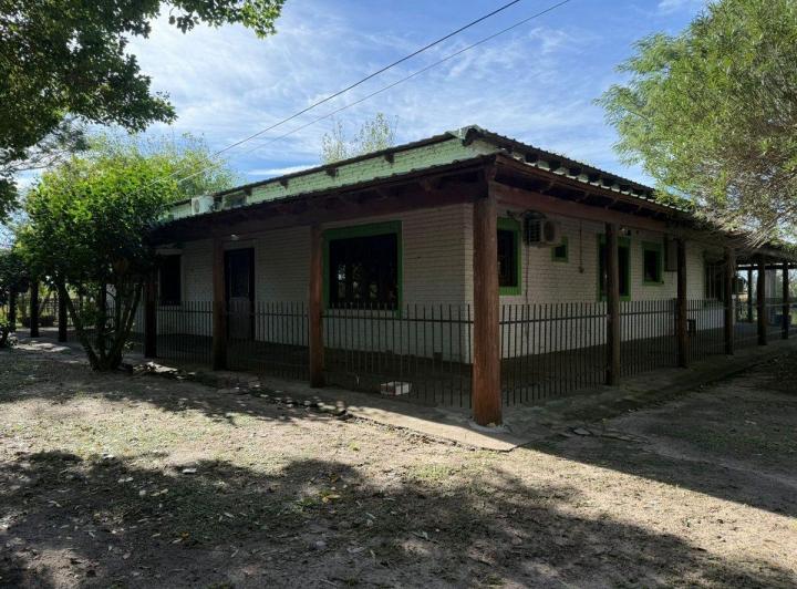 CASA EN VENTA CON PILETA DE 2.55HA EN COL CAROLINA 2
